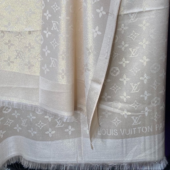LV SCARF - Picture 1 of 4